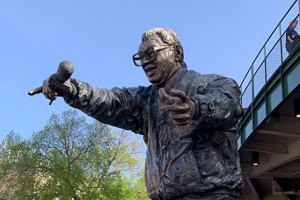 Harry Caray Statue - May 22, 2019
